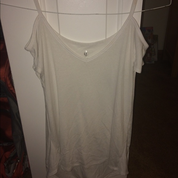 White cold shoulder top - Picture 2 of 4